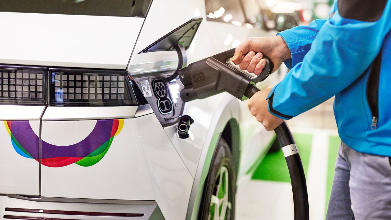 Im &laquo;Z&auml;nti&raquo; Regensdorf steht Elektromobilist*innen nun die bisher schnellste Ladel&ouml;sung von Energie 360&deg; in einem Schweizer Shoppingcenter zur Verf&uuml;gung.