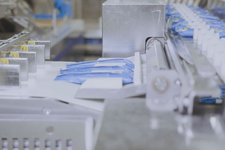 Chaîne de production de glaces de Delica AG