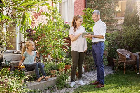 Conseils aux ménages privés pour la réduction des émissions de CO<sub>2</sub> grâce à l’utilisation d’énergie renouvelable