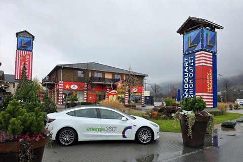 Ab dem 1. März 2026 können Elektroautofahrer*innen im Landquart Fashion Outlet an 30 neuen Ladepunkten laden; schnell, bequem und mit 100% erneuerbarem Strom.