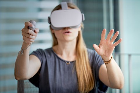 Innovation for the energy transition: VR goggles and controllers
