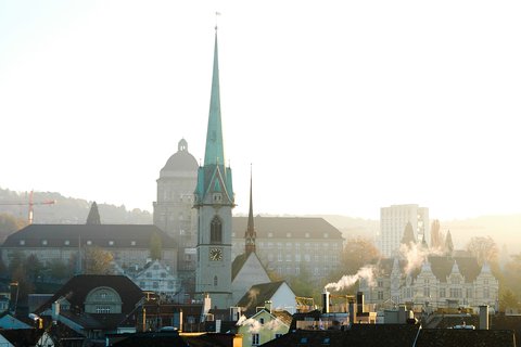Silhouette de Zurich Nord au crépuscule