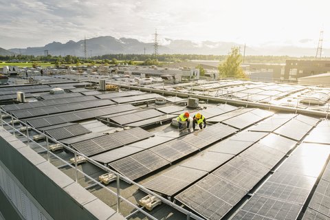 Vue aérienne d'une installation photovoltaïque